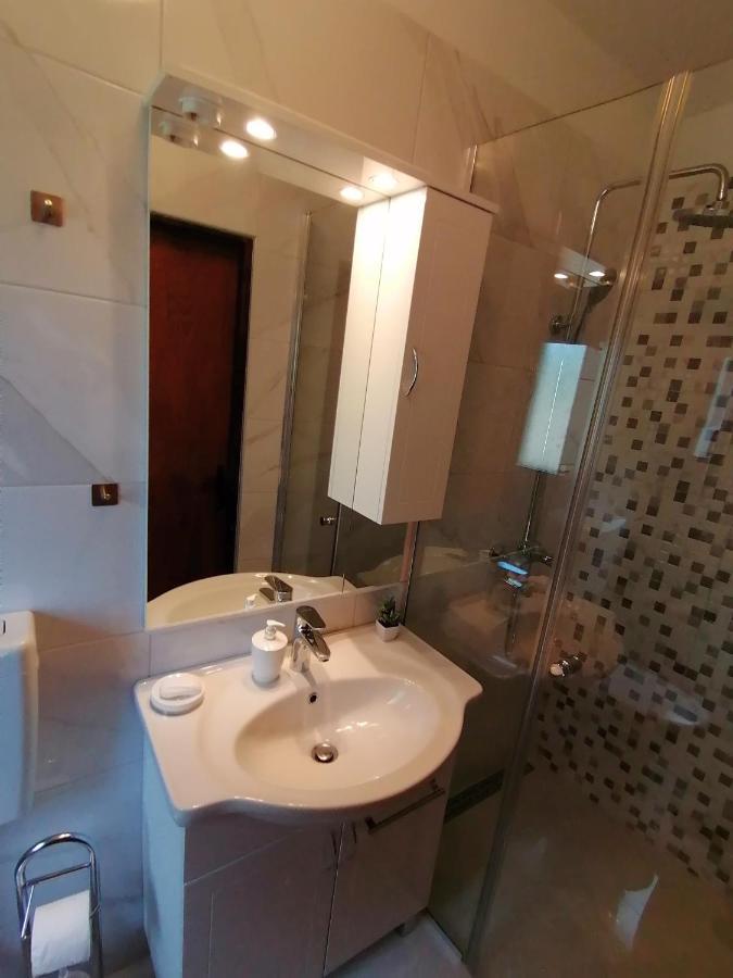 Apartma Dinka *